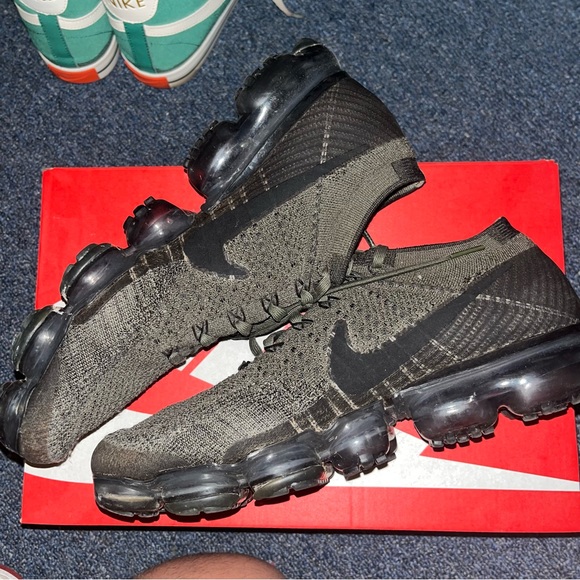 Nike Vapormax Low - Picture 2 of 2